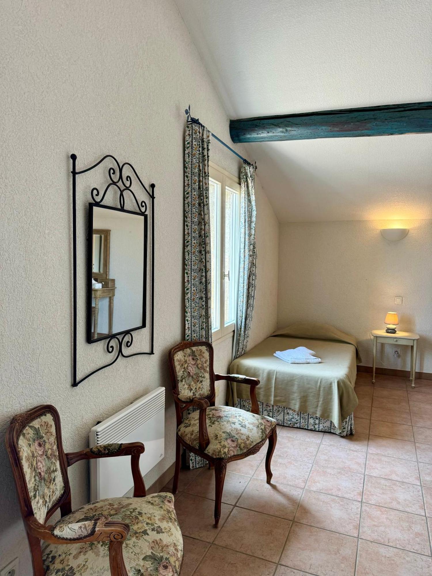 Mas Du Grand Peloux Hotell Port-Saint-Louis-du-Rhône Exteriör bild