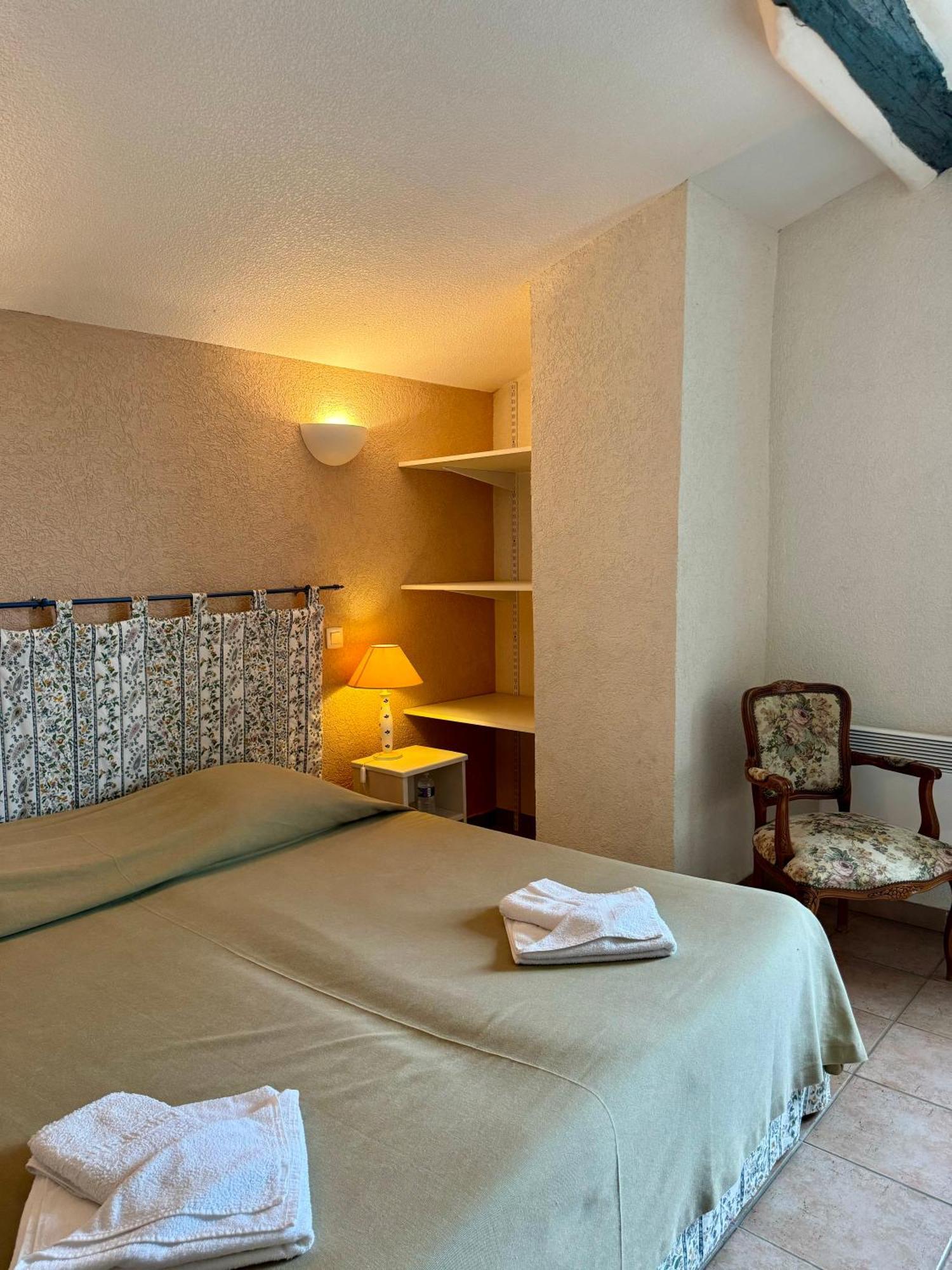 Mas Du Grand Peloux Hotell Port-Saint-Louis-du-Rhône Exteriör bild